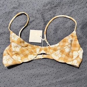 Benoa Honey Palaka Shea Top